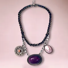 【新品★現品限り】アンティーク風ネックレス★ ラインストーン＆カメオ付き★ 2連ループ★ クラシカル★ エレガンス★ ゴージャス レトロ系★大ぶり★パーティ★結婚式★お呼ばれ