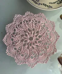 レース編み　ドイリー　ピンク系