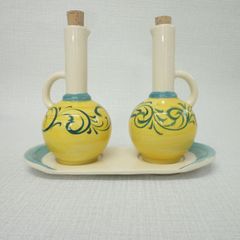 スペイン陶器✩ハエン✩オリーブオイルボトル✩受皿付き - メルカリ