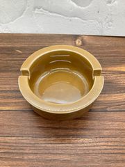【新品】キャメル色の灰皿　灰皿　小さめ　小物入れ　アクセサリー入れ　うつわ　器　デスク周りの小物入れ　輪ゴム入れ　受け皿