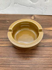 【新品】キャメル色の灰皿　灰皿　小さめ　小物入れ　アクセサリー入れ　うつわ　器　デスク周りの小物入れ　輪ゴム入れ　受け皿