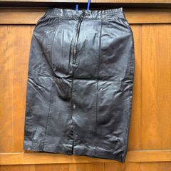 レザースカート　春服　古着　大人気