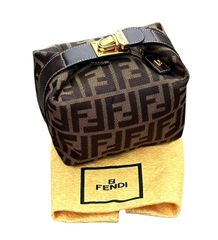 美品✨フェンディ ズッカ柄 総柄 バニティバッグ ポーチ FFロゴ金具