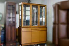 DIC31 府中家具 焼印 ティセ ウォールナット カップボード 照明付き