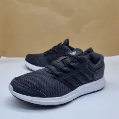 アディダス ギャラクシー4 レディーススニーカー 23センチ