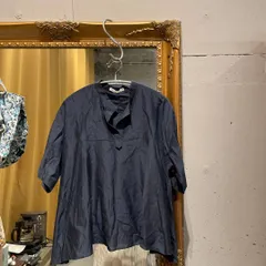 @ プレインピープル PLAIN PEOPLE 無地 ブラウス シャツ シルク 半袖　ブルー 青 藍色 ネイビー 紺色　BLUE　NAVY　スキッパー　お呼ばれ　デート　オフィスカジュアル　食事会のサムネイル