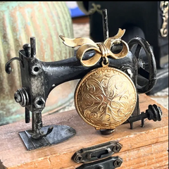 【ブローチ】リボン×ロケット！locket アールヌーボー　30年代イギリス　england