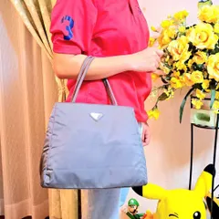 PRADA トートバッグプラスチックチェーンハンドル三角ロゴプレート黒