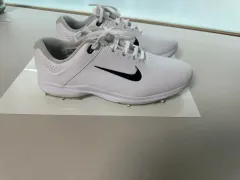 NIKE ナイキ　ゴルフシューズ　ホワイト　エアズーム　タイガーウッズ　27cm 新作【NIKE】タイガーウッズ☆ ナイキ ☆今どきのゴルフシューズ