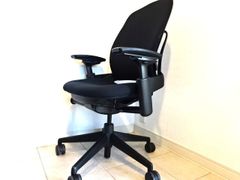 Steelcase社 （アメリカ） スチールケース　リープＶ２チェア　ＵＳ　ランバーサポート機能つき　黒色 ★大特価値下げ
