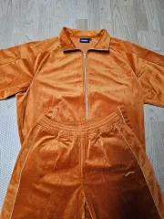 ウィークエンダーズ ベルベット トレーニングウェア セットアップ