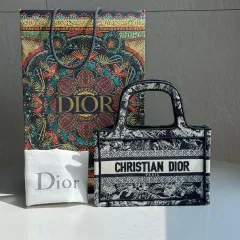 2025年最新】dior ノベルティ トートの人気アイテム - メルカリ