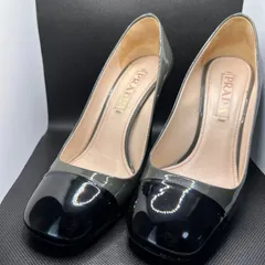 新品同様　PRADA　エナメル　ゴールド ロゴ サイズ37 袋箱付　ハイヒール 新品同様PRADAエナメルゴールド ロゴ サイズ37 袋箱付ハイヒール