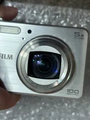 FUJIFILM FINEPIX J30 レトロ・コンデジ【美品】 中古】FUJIFILM 富士フイルム FINEPIX J30 シルバー コンパクト