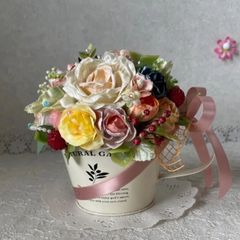 ドライフラワー 花畑ブリキ缶アレンジメント - メルカリ