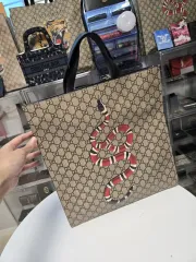 Gucci 蛇モチーフ トートバッグ