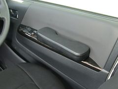 【数量限定アウトレット・旧仕様】200系ハイエース ESアームレストPLUS 運転席側 ブラックモケット Hiタイプ