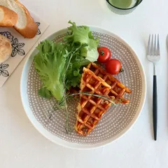 新品 マリメッコ シイルトラプータルハ プレート 25cm ベージュ/ホワイト marimekko Siirtolapuutarha 皿 耐熱 電子レンジ対応 北欧 ギフト 結婚祝い プレゼント 贈り物