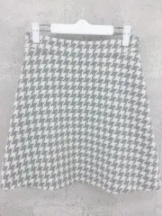 ◇ INDIVI インディヴィ 千鳥格子 ミニ フレア スカート 38 ホワイトグレー *  【1002797623096】