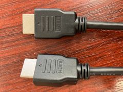 【HDMIケーブル（両端がHDMi端子）長さ約1.5ｍ】何の変哲もないHDMIケーブルです！