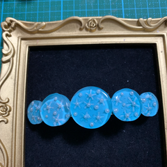 バレッタ　花びら　青