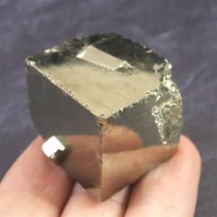 ボヘミアンオルゴナイト ピラミッド ホリーグレネード 電磁波除去 空間