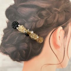 気品漂うブラック×ゴールドのヘアバレッタ