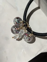 クリアなレジンボールのヘアゴム・ブラウン