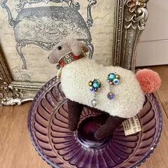 耳もと煌めくスワロフスキーの耳飾り　ピアス　or　イヤリング　ロイヤルグリーン