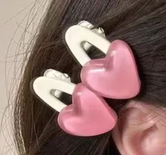 かわいいハート型のヘアピン
