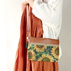 長財布が入る♪　Wファスナーショルダーバッグ　ひまわり柄　ゴブラン織り　夏