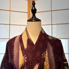 着物　身丈161cm　ポリエステル　紫色　葡萄　花柄　小紋　レディース　モダン　洗える着物