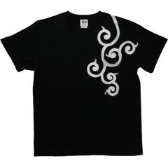 唐草柄メンズTシャツブラック 手描きで描いた唐草模様のTシャツ
