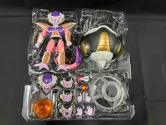 【フィギュア】S.H.Figuarts フリｰザ 第一形態&フリｰザポッド ドラゴンボｰルZのサムネイル