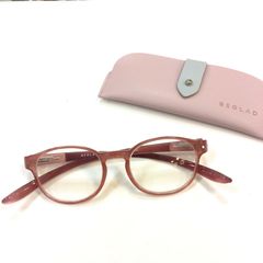 首にかけられる　メガネ屋さんの可愛いリーディンググラス　+2.0