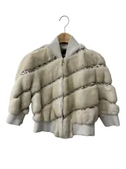 フェンディ パールホワイト エラフレザー ミンク ボンバージャケット FNE57LAHOUF0QK9 36 ホワイト スネークレザー IT5DRIEZY9V9のサムネイル