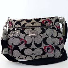 【COACH】コーチ シグネチャー ショルダーバッグ  グルービー ハート グレー ブラック ピンク キャンバス レディース【中古】8-3 41024