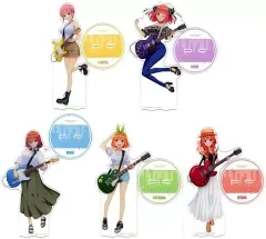 【中古】アクリルスタンド・アクリルパネル 全5種セット 特大アクリルスタンド 「映画 五等分の花嫁 描き下ろしイラスト ギター演奏ver. 当たり付き一撃缶バッジコレクション」 あたり景品