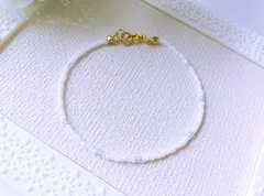 パールホワイトと水色（クリア）のビーズブレスレット　２０．５ｃｍ