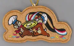 【中古】バッジ・ビンズ チップ＆デール 「ディズニー・パルパルーザ”ドナルドのクワッキー・ダッグシティ” ワッペンバッジ」 東京ディズニーランド限定