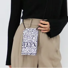 VALENTINO ヴァレンティノ メンズスマホケース WY0P0T13MHK レオパード SMART PHONE CASE ストラップ カード多数収納 ロゴ ネックポーチ 6.7インチ対応 ギフト パスケース バレンティノ バレンチノ ヴァレンチノ ブランド