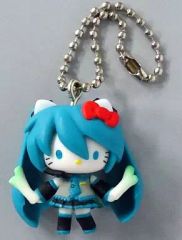 初音ミク ハローキティ コラボ キーホルダー - メルカリ