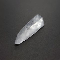 NSC2-5 四川省産 水晶結晶ポイント（大きめニードル）約13.6ｇ