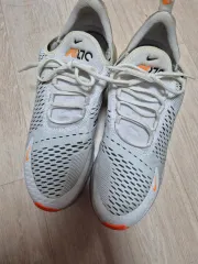 ナイキエアマックス 270 ホワイトブラックトータルオレンジ