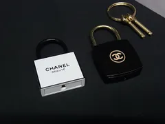 ■新品■未使用■ CHANEL シャネル ココマーク ラ コレクションカデナ 南京錠 パドロック ブラック系×ホワイト系 FP4721