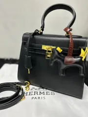ブラックレザー ハンドバッグ オマケのチャーム付き~