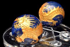 五爪皇帝龍 ラピスラズリ　30mm　金彫青龍 丸玉(台座付き) スフィア 1個売り _CRG170-2【宅急便】