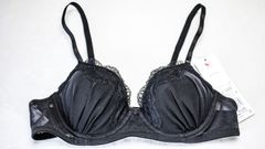 Intimissimi ブラックトライアングルブラジャー 75B - メルカリ