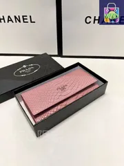 【今日特価】Prada プラダ クラシック二つ折りウォレットシリーズ 精巧な仕上げに優れる