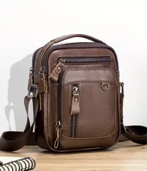 ショルダーバッグ 牛革 革 皮 メンズ トートバッグ 大きめ 斜めがけ 多様性 収納 おしゃれ スマホ iPad a4 a5 2way 一泊 軽量 軽い カジュアル 手提げバッグ 通学 大きめ 通勤 きれいめ 防水 コンパクト 大きめ 大容量 ダークブラウン